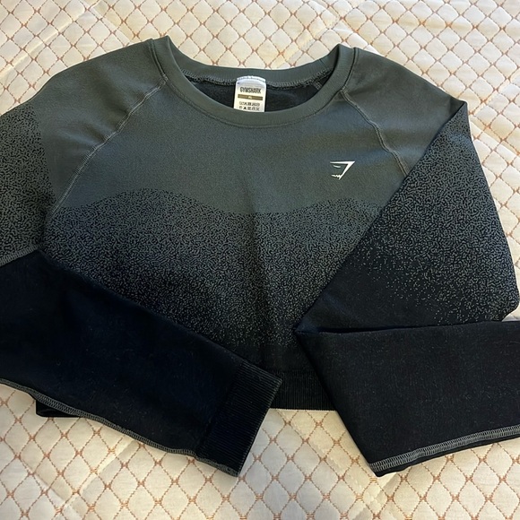 Gymshark Tops - like new black gymshark top